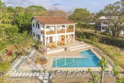 Image de Maison confortable avec une grande piscine (parfait pour les familles) -3 min de Playa Blanca