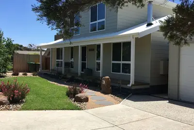 Image de Eliza's Place - Près du nouveau chalet en bord de mer