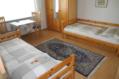 Image de chambres calmes directement à Francfort - avec de nombreux extras