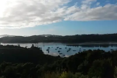 Image de Tranquillité et vue imprenable à seulement quelques minutes de l'animation de Paihia