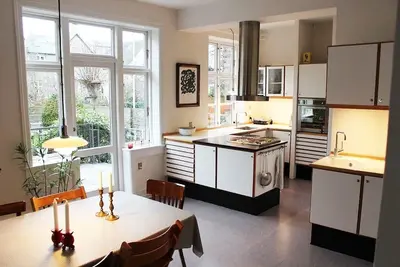 Image de Bel appartement de 140m2 familial lumineux avec grande terrasse et garage.