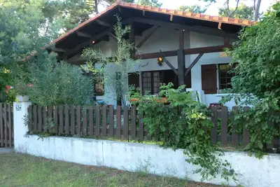 Image de Appart non fumeur en rez-de-jardin dans villa bordure forêt - animaux acceptés
