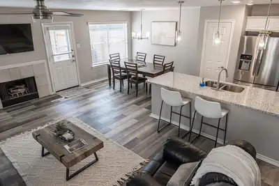 Image de đź’Ž Condo trois chambres confortable