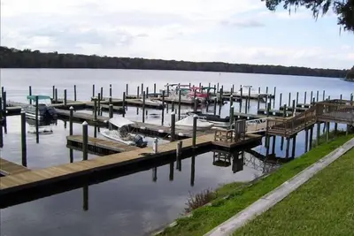 Image de Condo 3br \/ 2ba sur le St Johns River-Welaka Resort Living