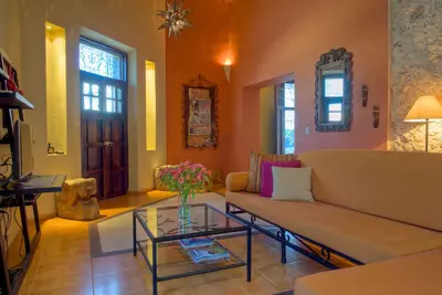 Image de Walk to Everything Colonial Home in the Historic Centro