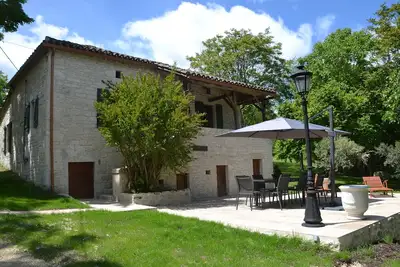 Image de Belle maison quercynoise avec piscine et grand jardin arboré, à 5mn de Montcuq