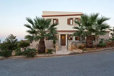 Image de Maison de luxe de 3 chambres avec une piscine éblouissante (Ama 460501)