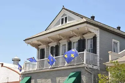 Image de 12 couchages, Trois Blocs À Bourbon St. Et Attractions Du Quartier FRANÇAIS.