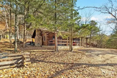Image de Cinnamon Valley - 'The Lake House'