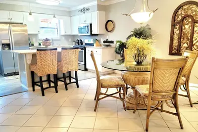 Image de Grand Island Blvd ~ WiFi ~ Granit ~ Reno total 2017 ~ Près de la plage