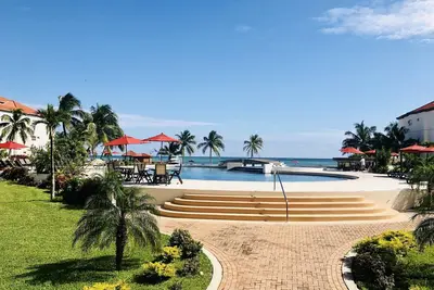 Image de Complexe hôtelier 5 étoiles face à la plage