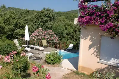 Image de Jolie villa au calme pour 6 à 10 personnes, proche de toutes commodités