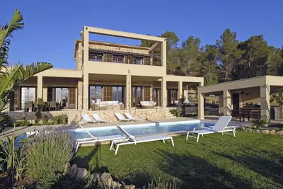 Image de Nouvelle maison de rĂŞve lumineux avec vue panoramique sur les montagnes de Tramuntana