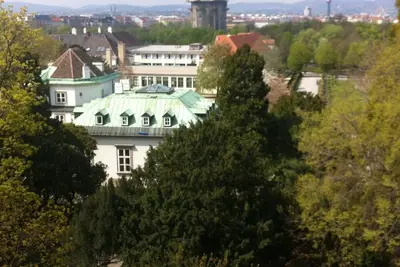 Image de Petit appartement, juste sur l'Augarten (parc baroque) et très proche du centre