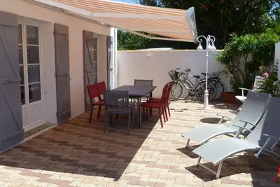 Image de Maison tout confort, calme, très lumineuse. Plage et port à pied - La Flotte en