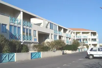 Image de Palavas – \"Le Lilas\" Appart climatisé-parking privé, plage à 50m, petite vue mer