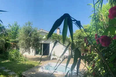 Hossegor Villa Chic. Sauna, Jacuzzi, jardin luxuriant à 10 minutes des plages