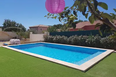 Image de Maison  Avec Piscine, à 4km de la Mer, 8 couchages