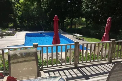 Image de Détendez-vous près de la piscine, ou à pied de la plage et des restaurants