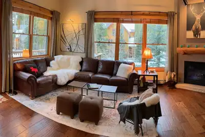 Luxueux 7 lits, accès pratique par ascenseur, vue imprenable, dates de ski ouvertes