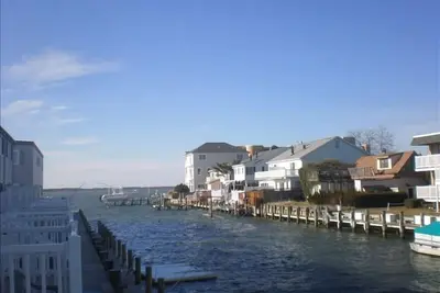 Image de Maison de ville paradisiaque sur l'eau / Tranquility with All Ameniti