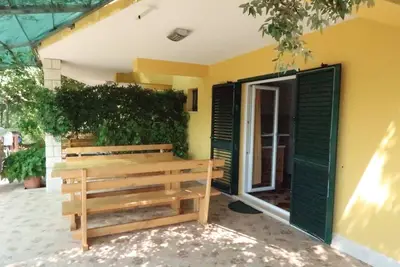 Image de Appartement d'une chambre avec la terrasse et la vue sur le mer Loviste, Peljesac (A-10197-c)