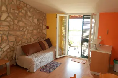 Image de Appartement d'une chambre avec le balcon et la vue sur le mer Loviste, Peljesac (A-10197-d)