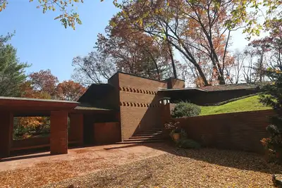 Image de Originale Frank Lloyd Wright maison isolée avec Tea House
