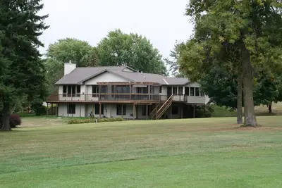 Image de Maison pittoresque sur le terrain de golf et la station de ski