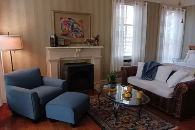 Image de Jardin privé Cottage au centre-ville de Little Rock