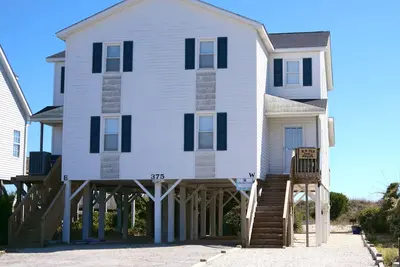 Image de Nouveau à Proactive Vacations - S'amuser au soleil et vivre facilement à Son Worshiper, idéalement situé, face à l'océan - 4 chambres à coucher, 3 salles de bain avec accès facile �� la plage.