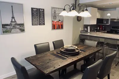 Image de Carv'em ou Park'em à notre condo skis aux pieds à Woodrun