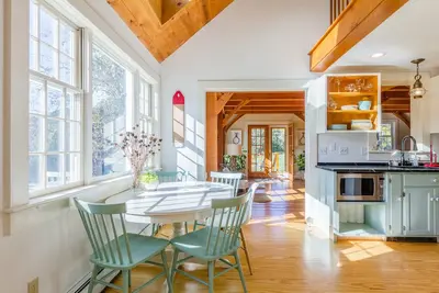 Image de Rustic Luxe Farm House - À quelques kilomètres seulement de la célèbre plage Crane Beach