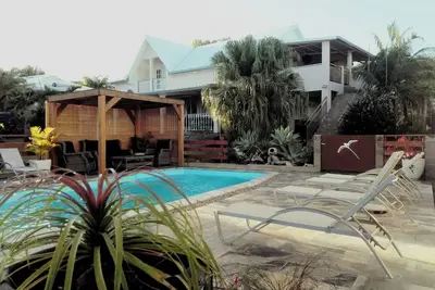 Homerez - Apt Ste-Marie avec piscine