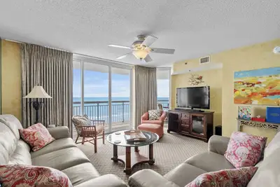 Image de Belle vue. . . 2 chambres 2 salles de bain Condo en bord de mer avec beaucoup d'équipements! Piscine intérieure / extérieure, piscine pour enfants, Lazy River, salle de remise en forme et jacuzzi