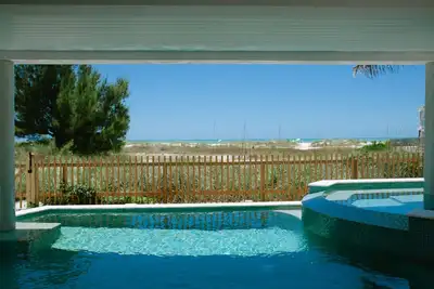 Image de Faites-vous plaisir sur la plage du golfe du Mexique! Couchers de soleil-piscine et bain à remous! Sun * Swim * Surf