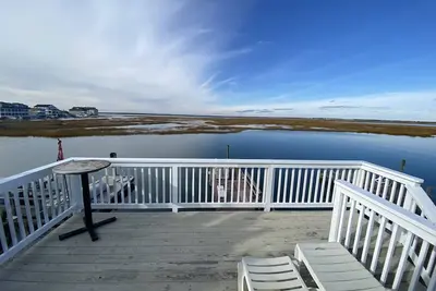 Image de Bord de l'eau / Bayfront House.