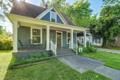 Image de Harrison Family Home w / Grill & Yard - Près du centre-ville