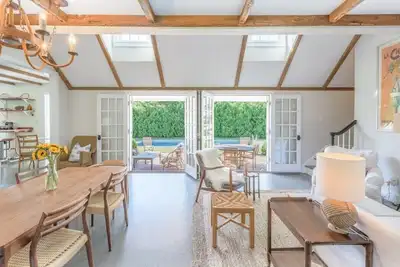 Image de Récemment rénové Sag Harbor Village 4 chambres avec piscine + Jeep avec Beach Pass!
