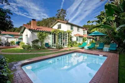 Image de Butterfly Beach House. . . . 3min À Pied De La Plage Et Du Village, 8 Min Walk Biltmore Hotel