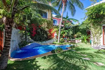 Image de 2 minutes à pied de la magnifique plage, maison pour 6 personnes, piscine privée, 6 vélos inclus