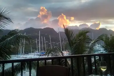 Image de Eden Island Marina Apartment - avec voiturette de golf, Wify, Tv satellite + piscine