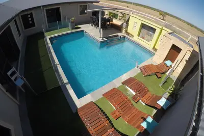 Image de The Retreat Beach - Plage + Piscine = Relax!
