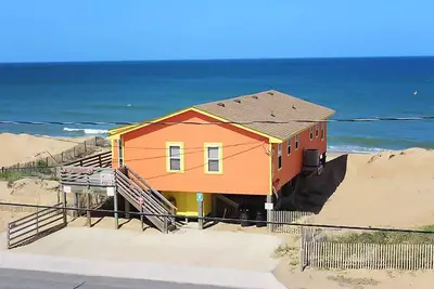 Image de Directement sur la plage et pour les chiens grande grande salle / salle à manger / cuisine