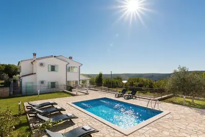 Image de Villa Mare-Belle villa en pierre istrienne avec piscine privée et vue sur la mer