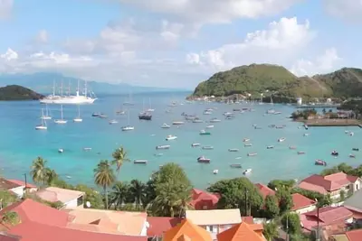 Image de Les Saintes Terre De Haut: Logement avec vue d’exception sur la baie des Saintes