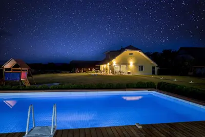 Vacances En Famille Active jusqu'à 12 personnes, Piscine, Sauna, près de Kolpa River