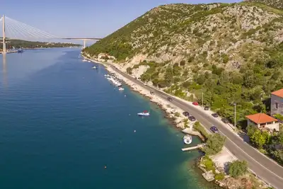 Image de Historic Grand Villa Sur La Mer Adriatique avec piscine privée et vue sur la mer
