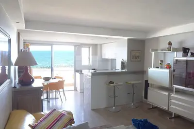 Image de F3 standing sur la plage, parking, super vue panoramique 180°, Top situation