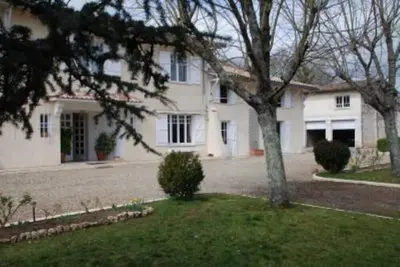 Image de Maison de caractère en plein parc